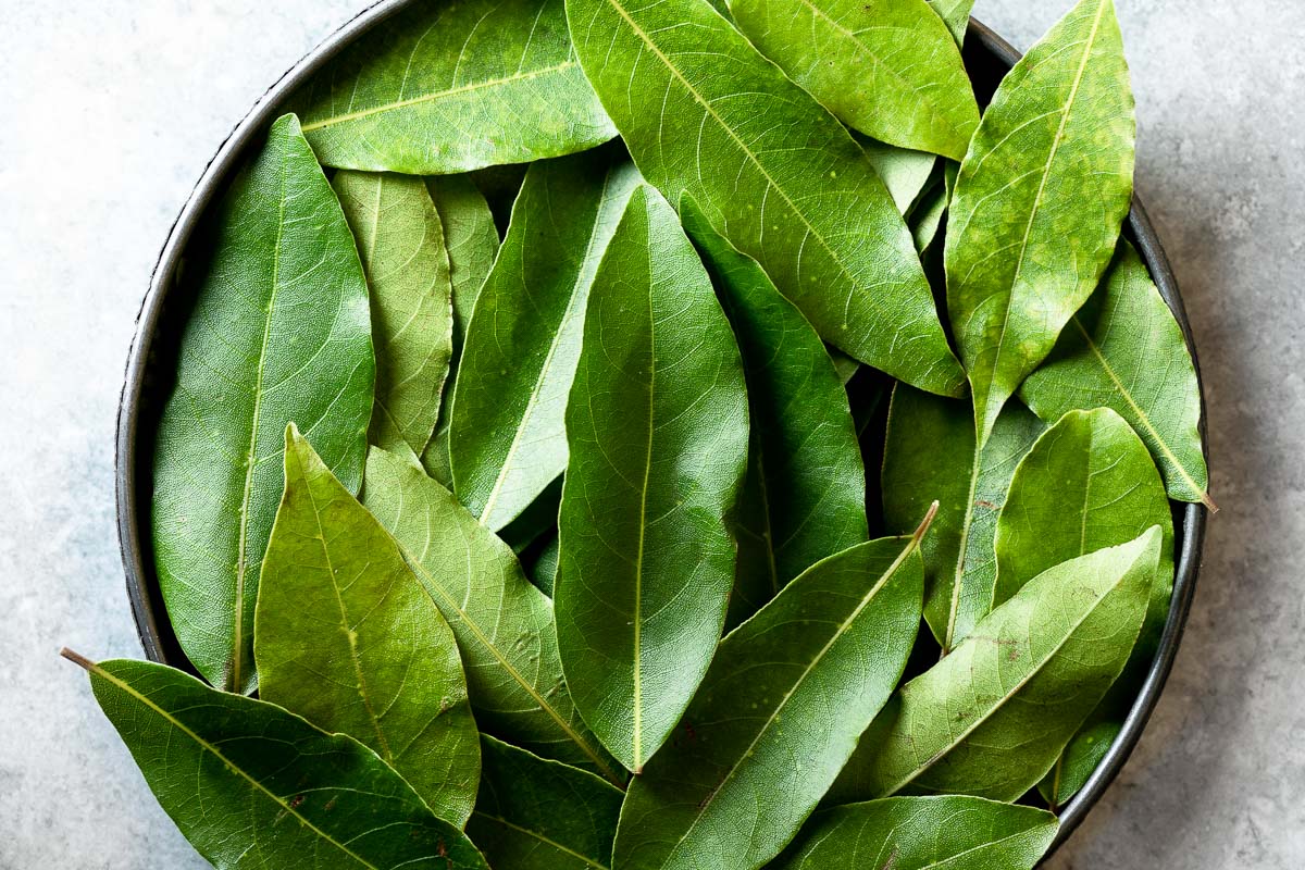 What to Use Instead of Bay Leaves for a Flavorful Dish